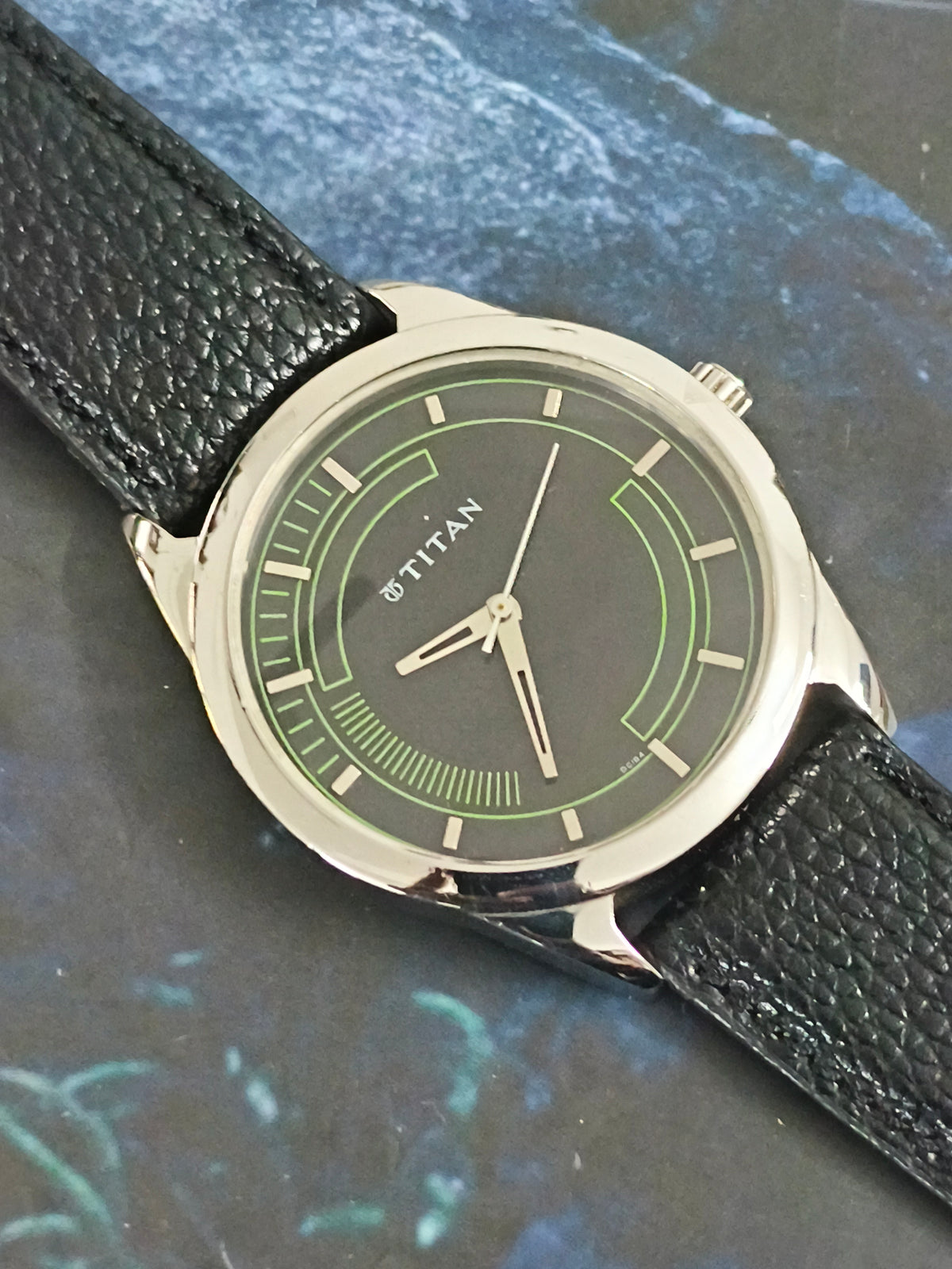 Titan Pre-owned Quartz 42mm Watch with a Black Dial