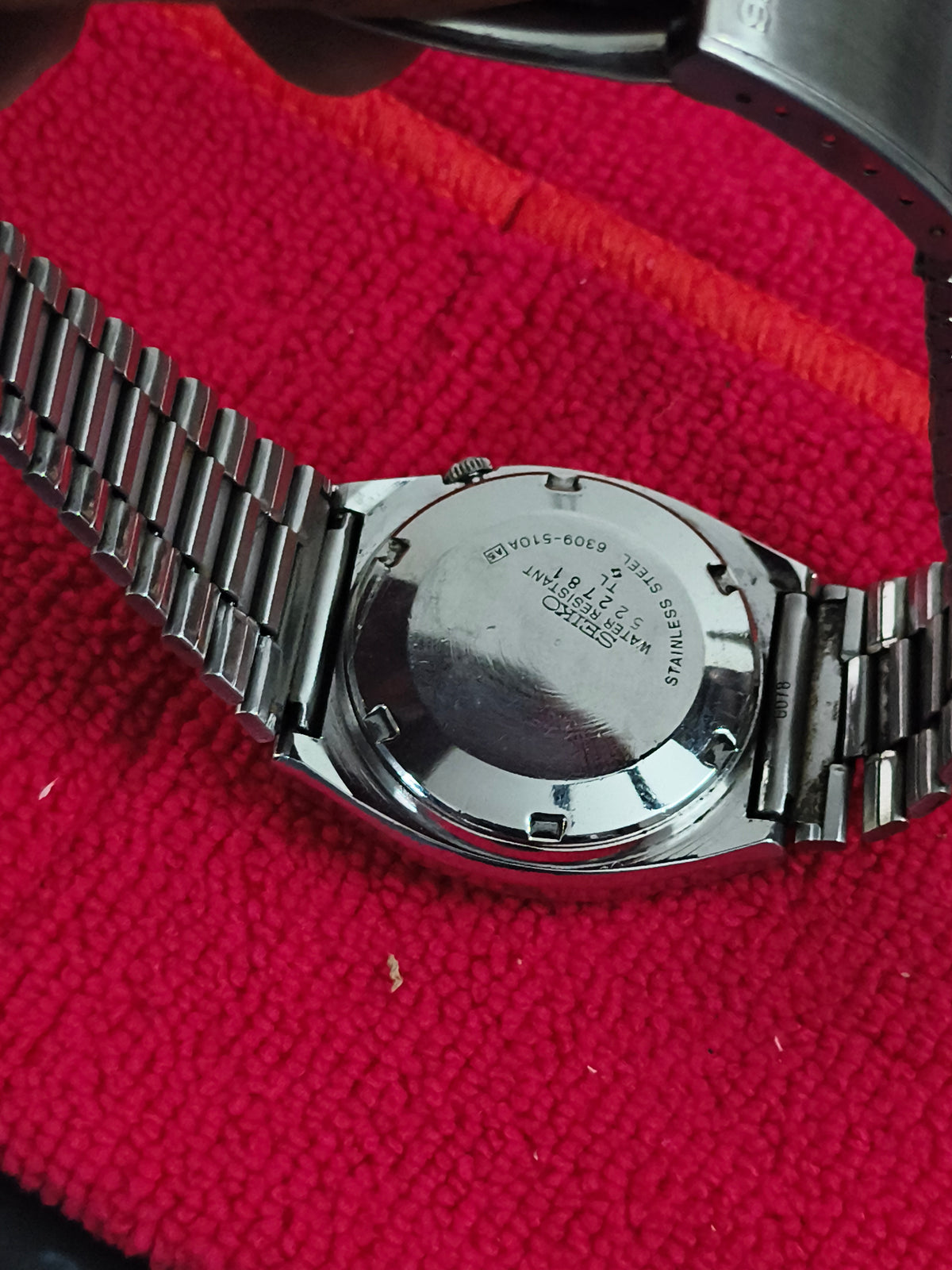 Seiko 5 Vintage Automatic Day Date 24-H Version with a Black Dial