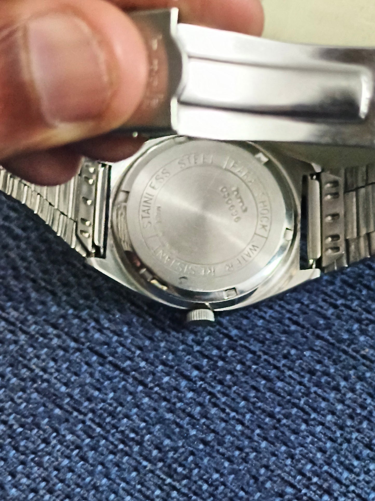 HMT Avinash Hand-wound Neo-Vintage Watch with a Peacock Blue Dial, Mint/NOS Condition