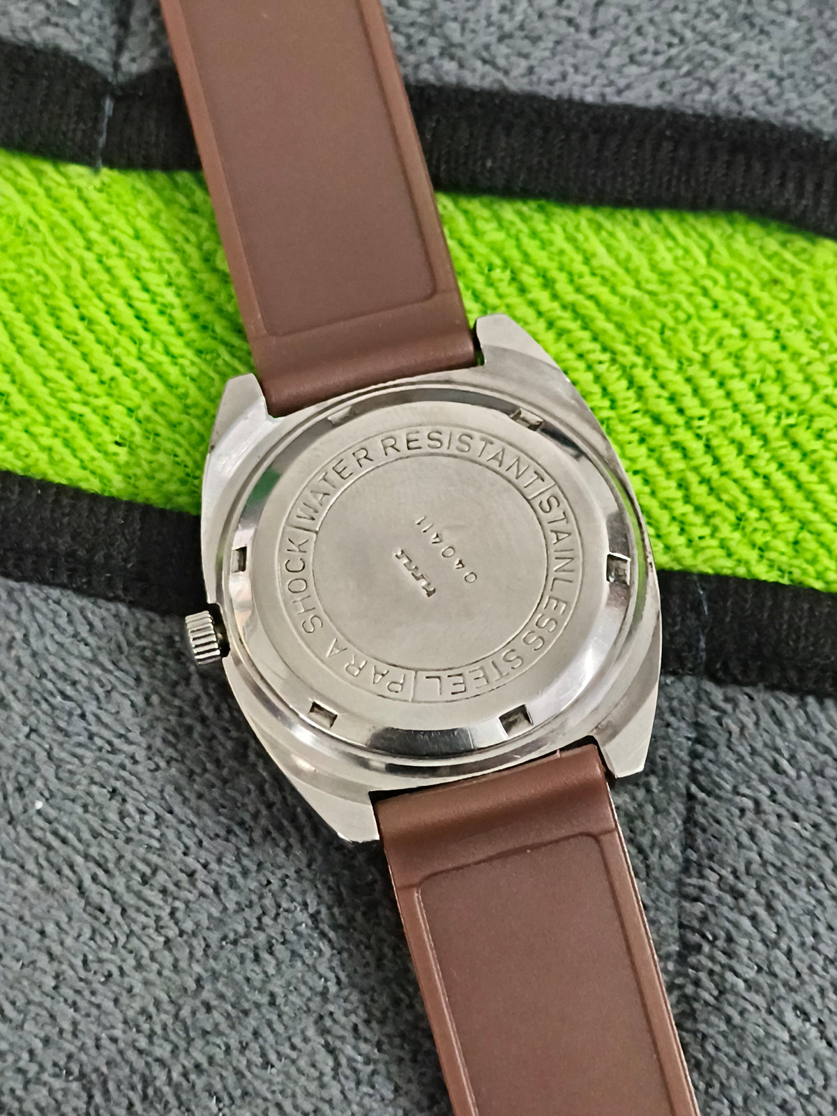 HMT Vijay Hand-wound Vintage Watch with a Golden Dial