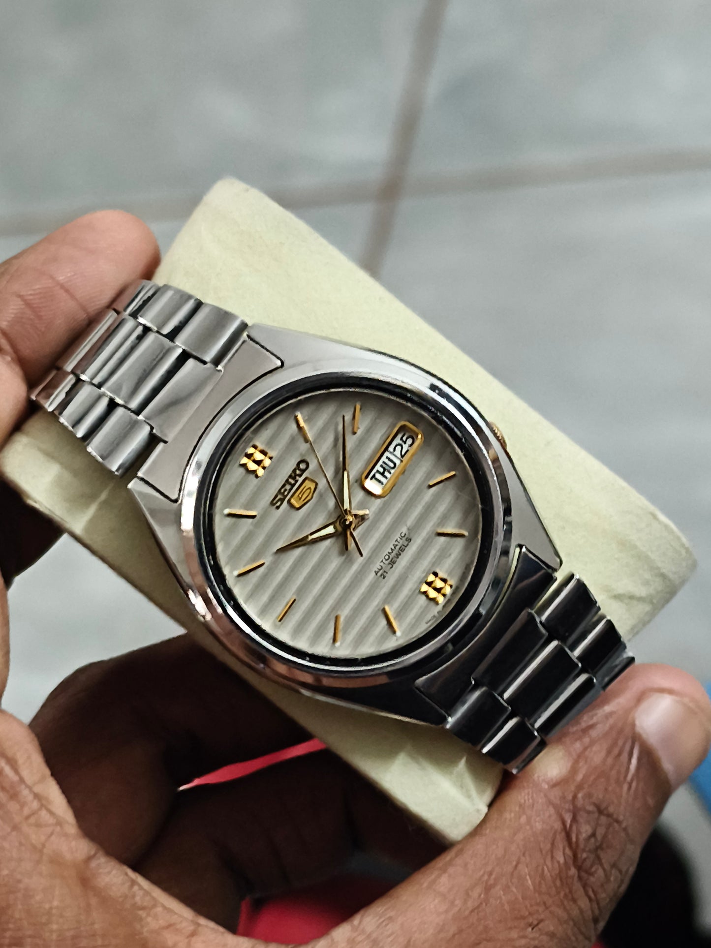 Seiko 5 Automatic Vintage Watch with a Brown Horizontal Stripes Pattern Dial