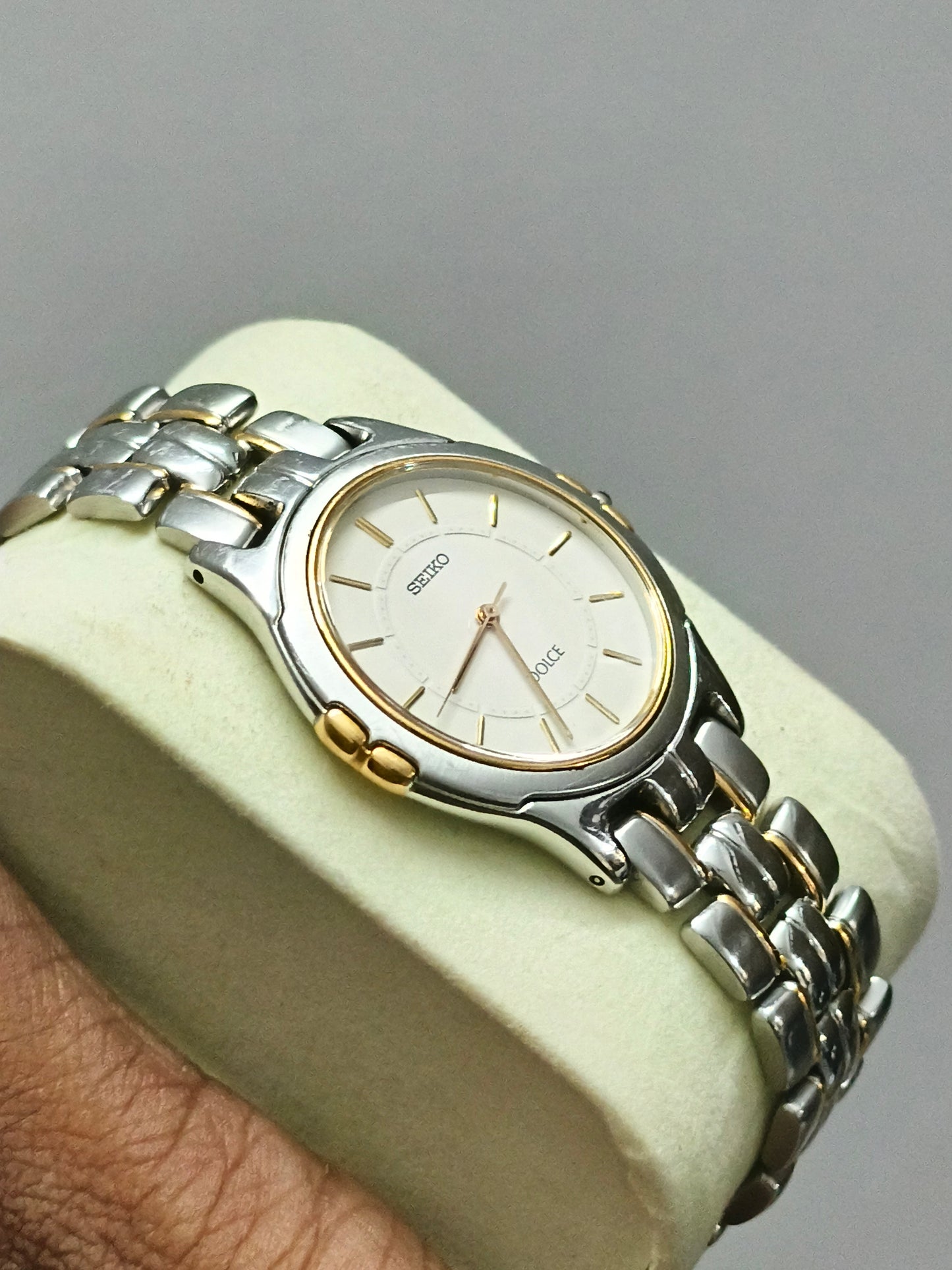 Seiko Dolce Ultrathin Quartz Watch Made in Japan