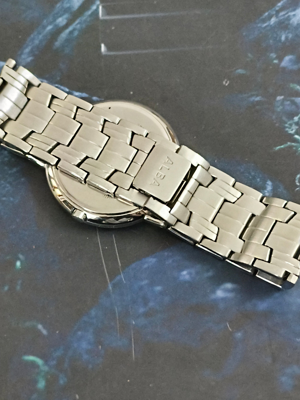 ALBA Quartz Ultra-thin Watch with a Midnight Blue Sunburst Dial