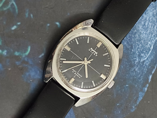 HMT Vijay Hand-wound Vintage Watch with a Black Crossline Pattern Dial