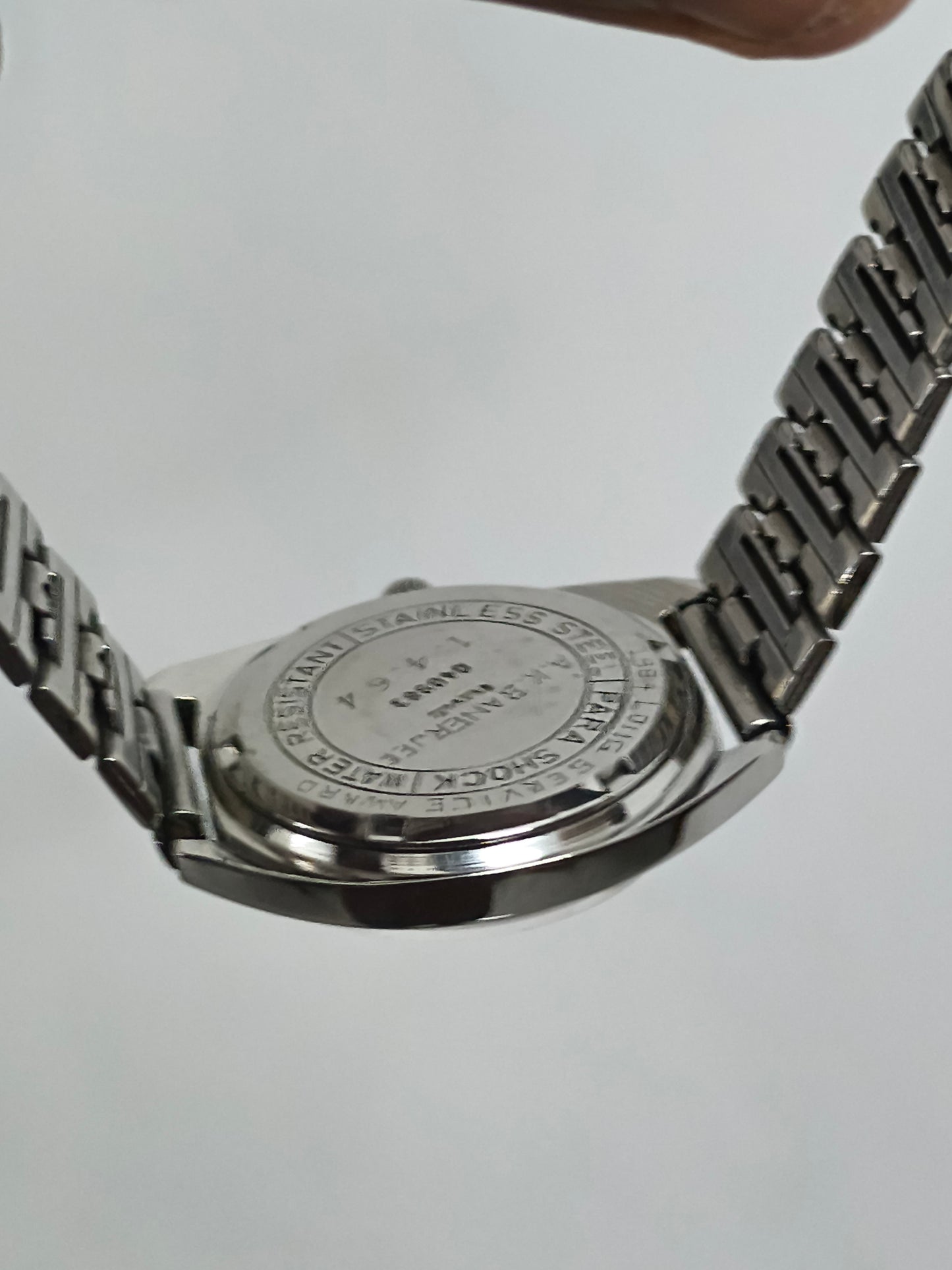 HMT Vijay Mechanical Watch Featuring a Distinct Gradient Dial with Crosshair Pattern