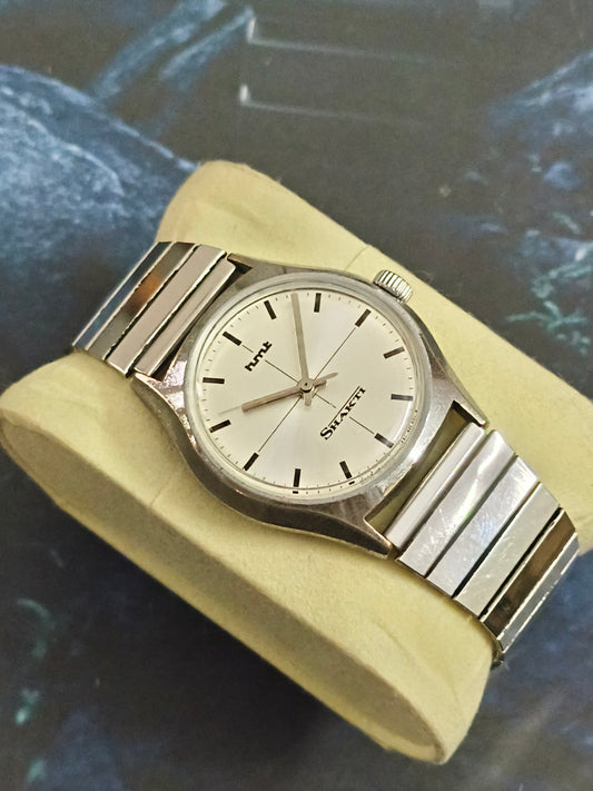 HMT Shakti Hand-wound Vintage Watch with a Silver-sunburst Cross-line Dial