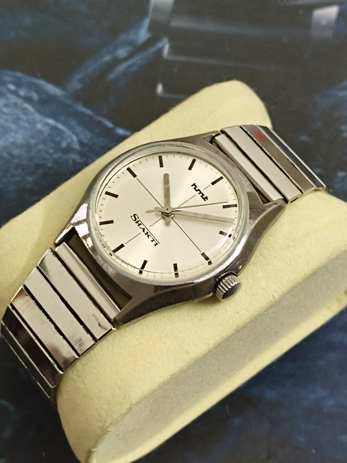 HMT Shakti Hand-wound Vintage Watch with a Silver-sunburst Cross-line Dial