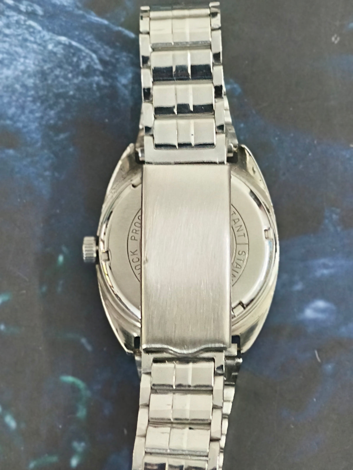 HMT Farah Hand-wound Vintage Watch with a Two-tone Dial