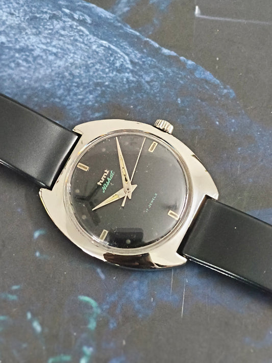 HMT Nishat Hand-wound Vintage Watch with a Black Dial