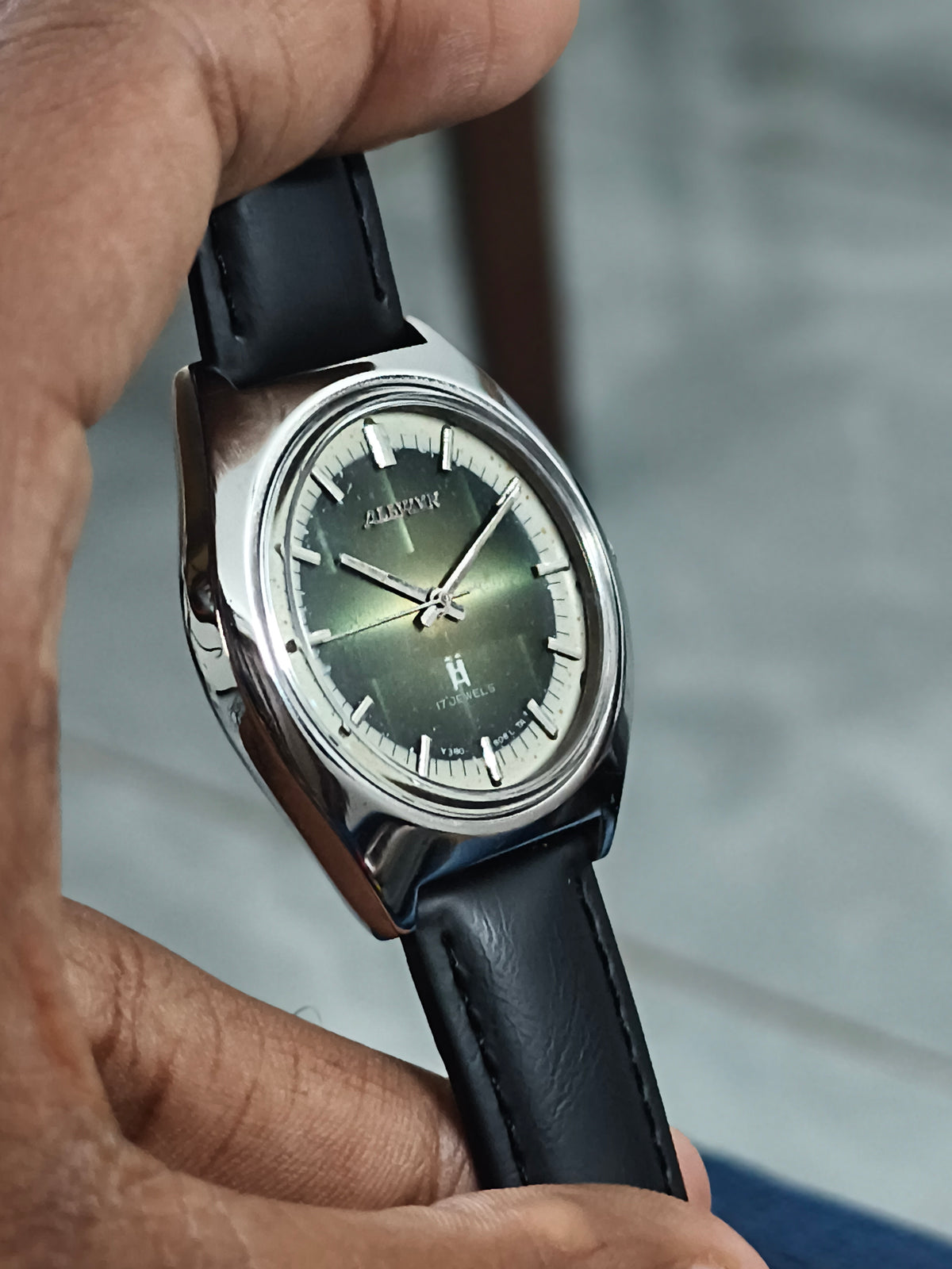Allwyn Hand-wound Vintage Watch with a Dual-tone Dial