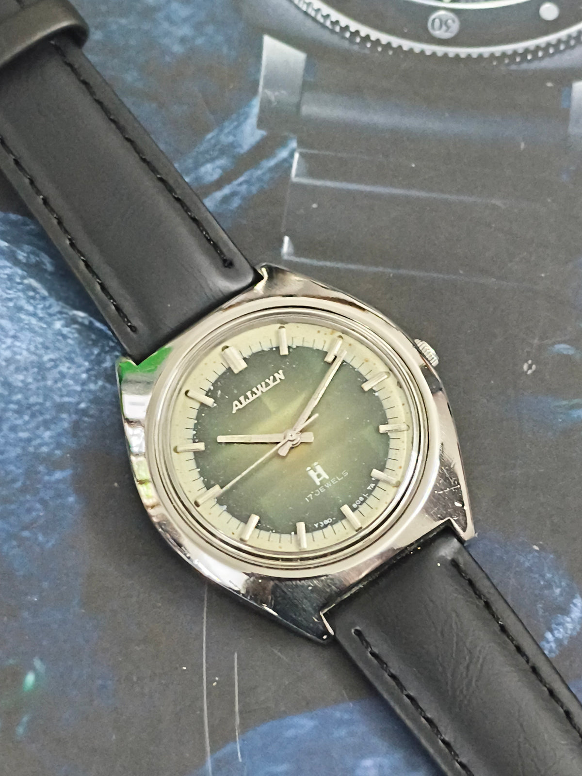 Allwyn Hand-wound Vintage Watch with a Dual-tone Dial