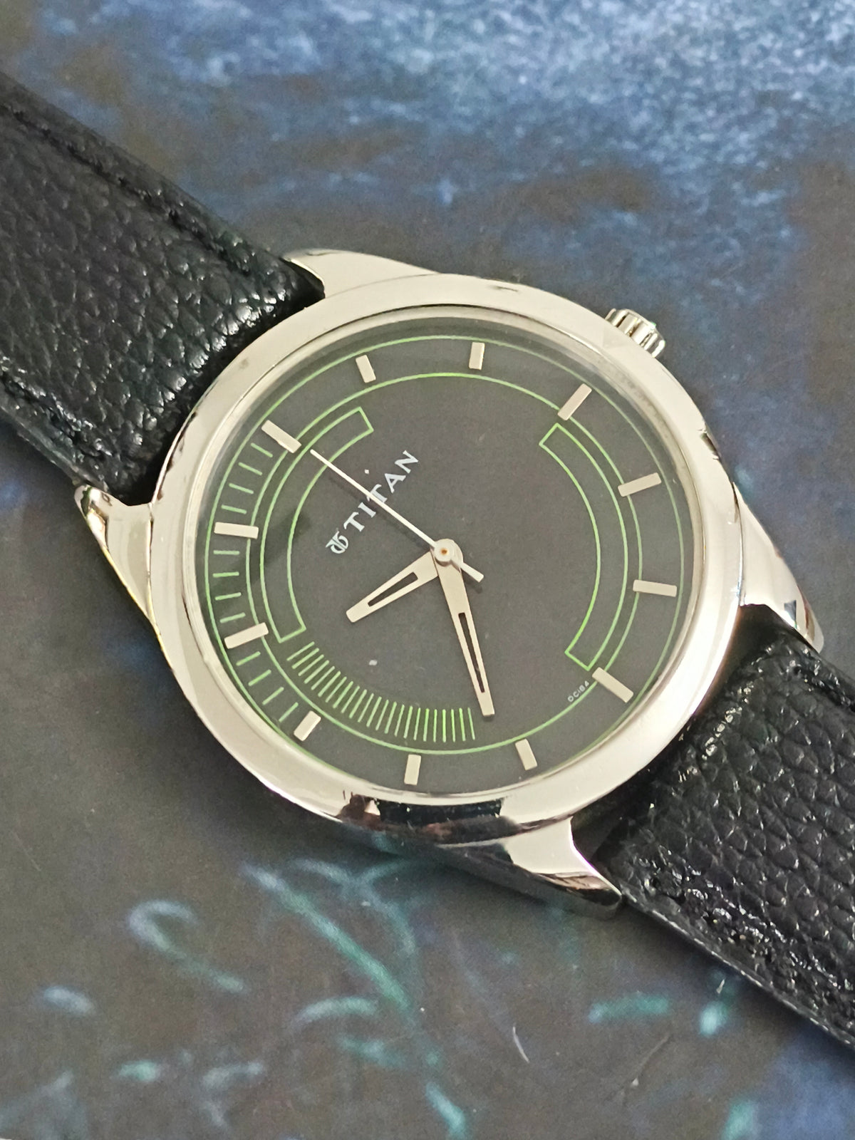 Titan Pre-owned Quartz 42mm Watch with a Black Dial