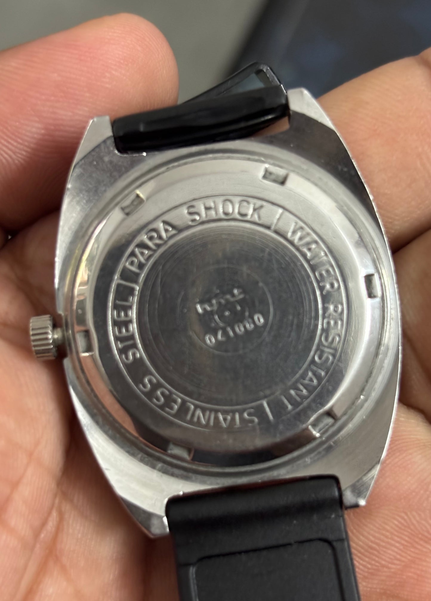 HMT Vijay Hand-wound Vintage Watch with a Golden Dial