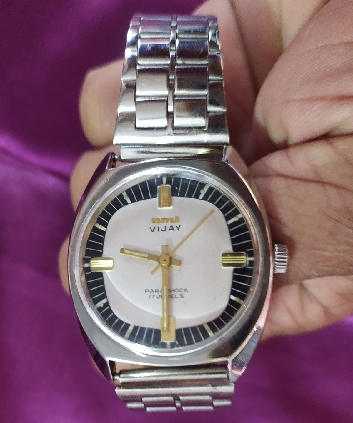 HMT Vijay Mechanical Hand-wound Vintage Watch with a Two-tone Dial