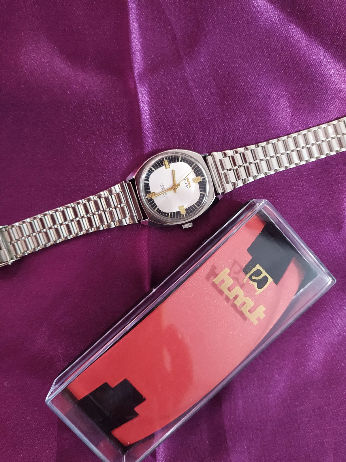 HMT Vijay Mechanical Hand-wound Vintage Watch with a Two-tone Dial