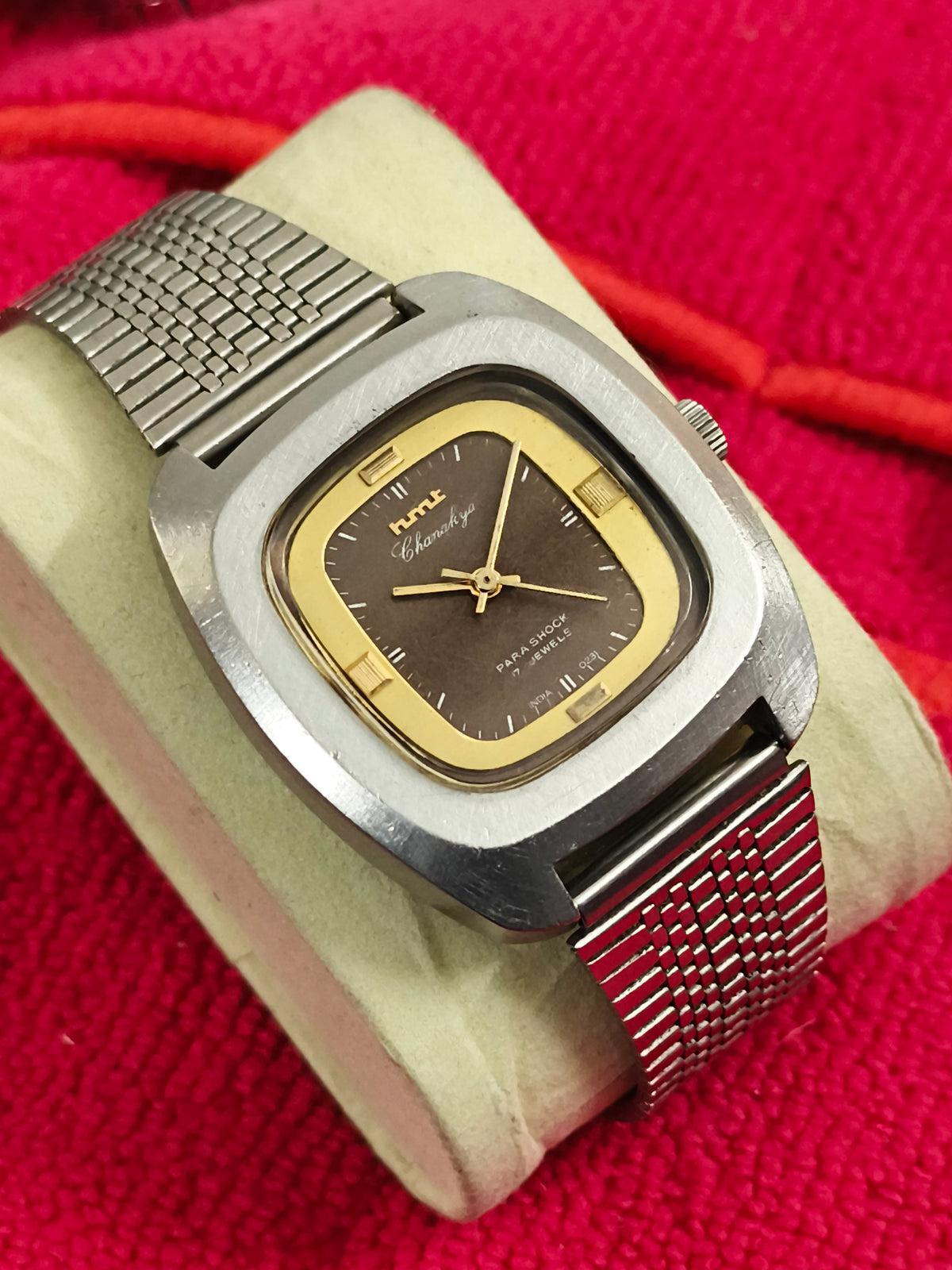 HMT Chanakya Hand-wound Vintage Watch with a Dual Tone Dial
