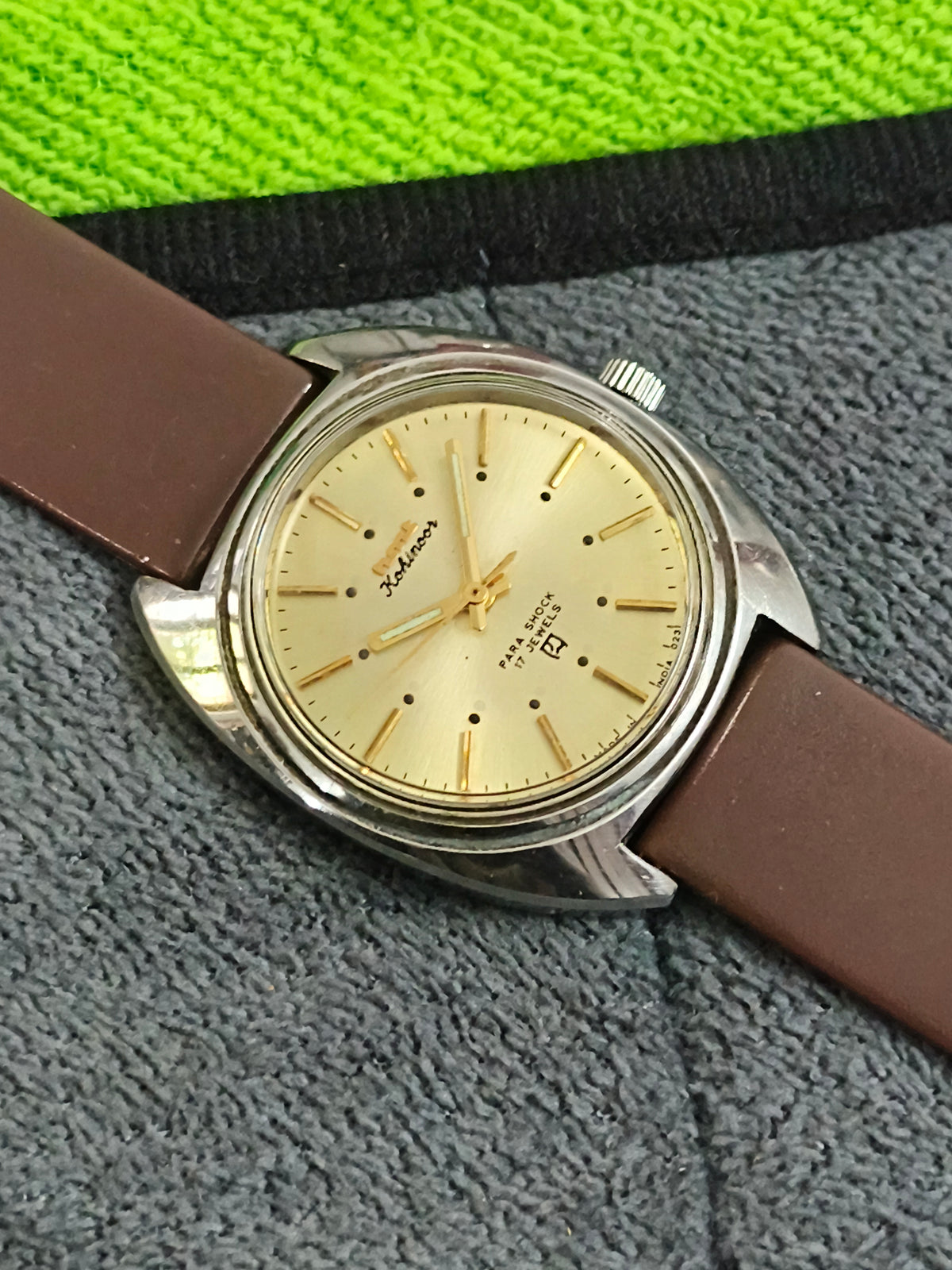 HMT Kohinoor Mechanical Hand-wound Watch with a Gold-toned Dial