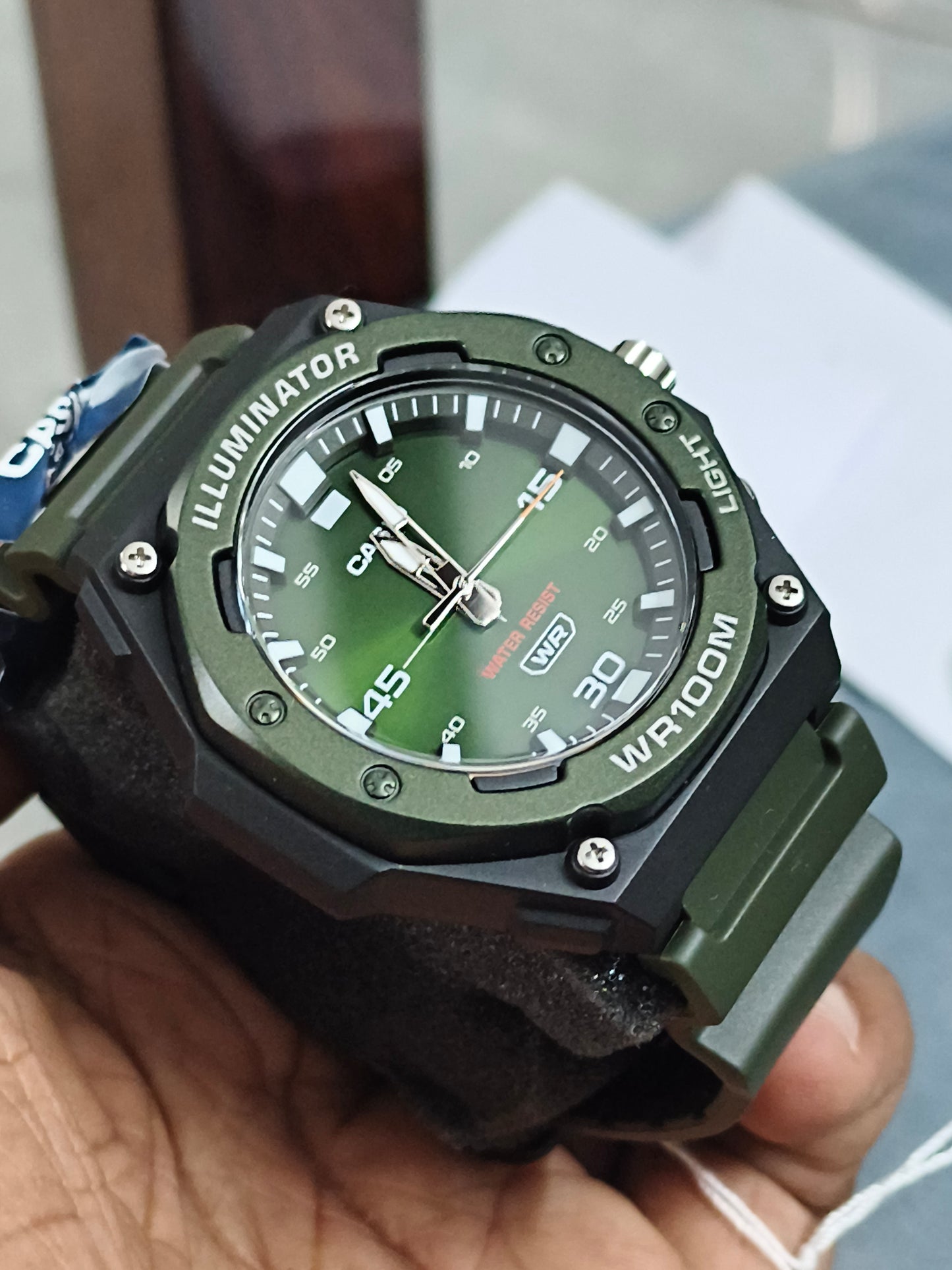 Casio Illuminator MW-620H-3AV (with green dial)