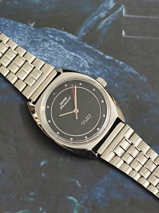 HMT Hemant Hand-wound Vintage Watch a Black Dial