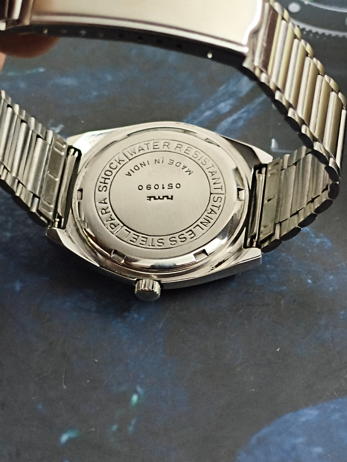 HMT Arjun Hand-wound Vintage Watch with a Gold-toned Dial