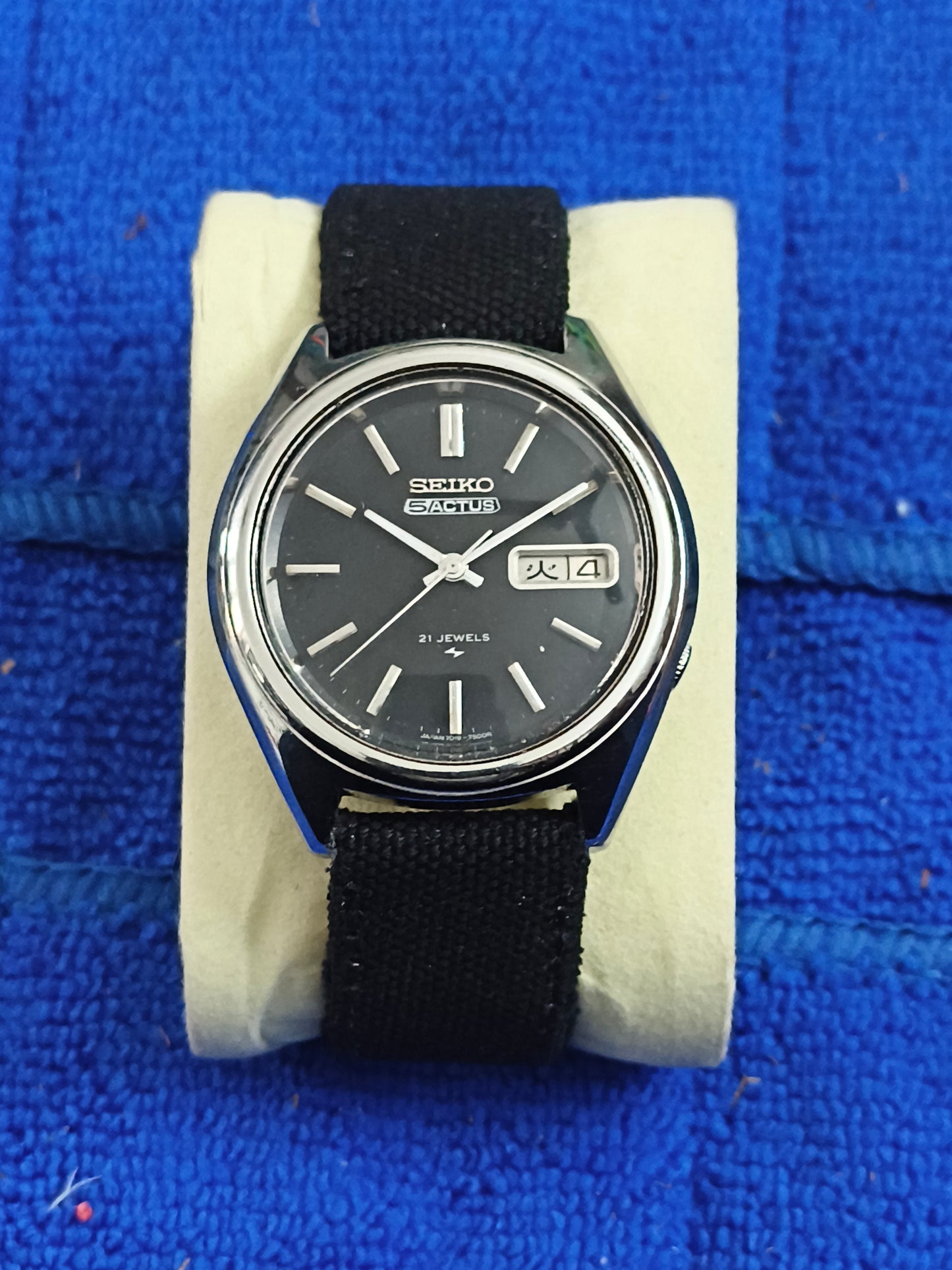 Seiko 5 Actus Automatic Vintage Watch with a Black Dial