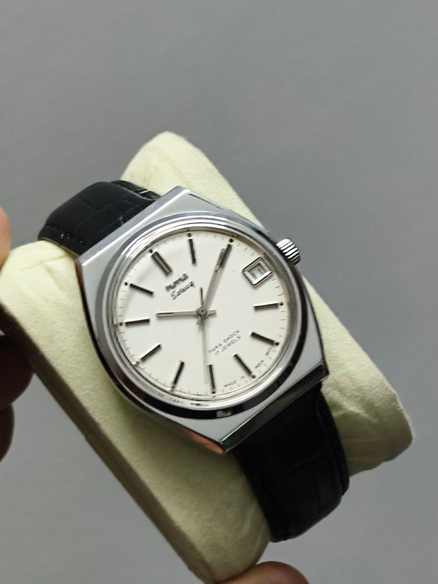 HMT Tareeq Neo-Vintage Hand-wound watch with White Dial