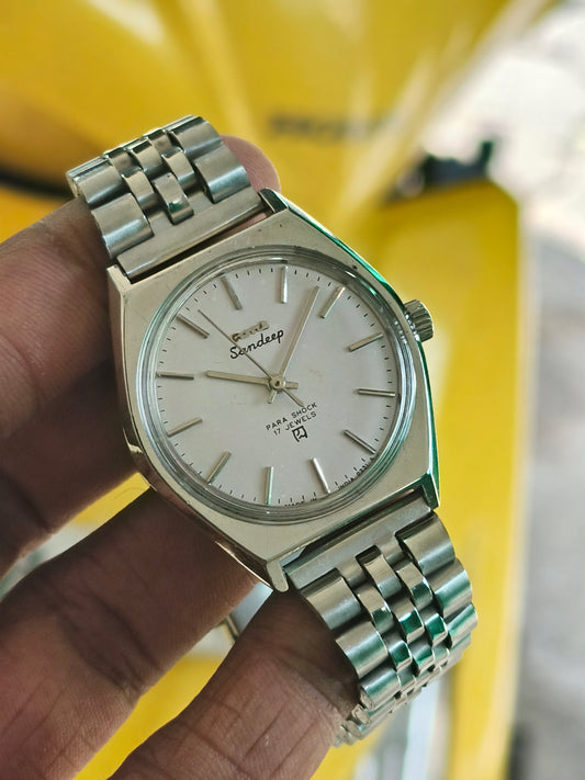 HMT Sandeep Mechanical Hand-Wound Vintage Watch with a White Dial