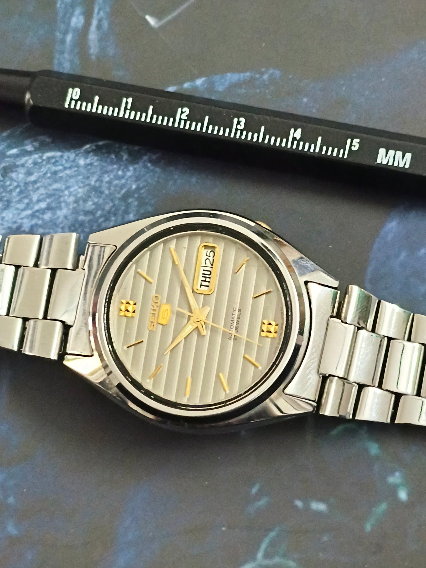 Seiko 5 Automatic Vintage Watch with a Brown Horizontal Stripes Pattern Dial