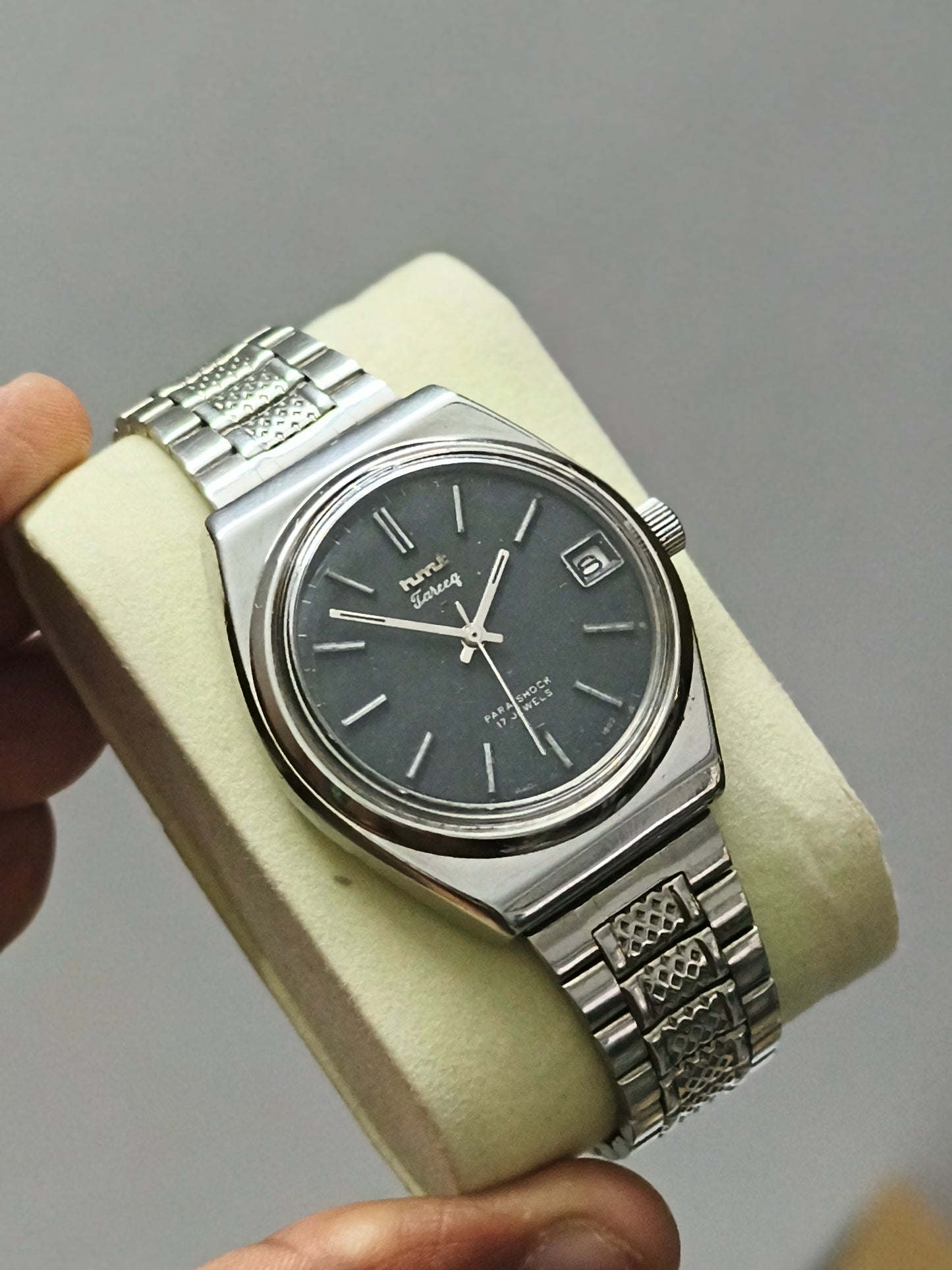 HMT Tareeq Hand-wound Watch with a Black Dial
