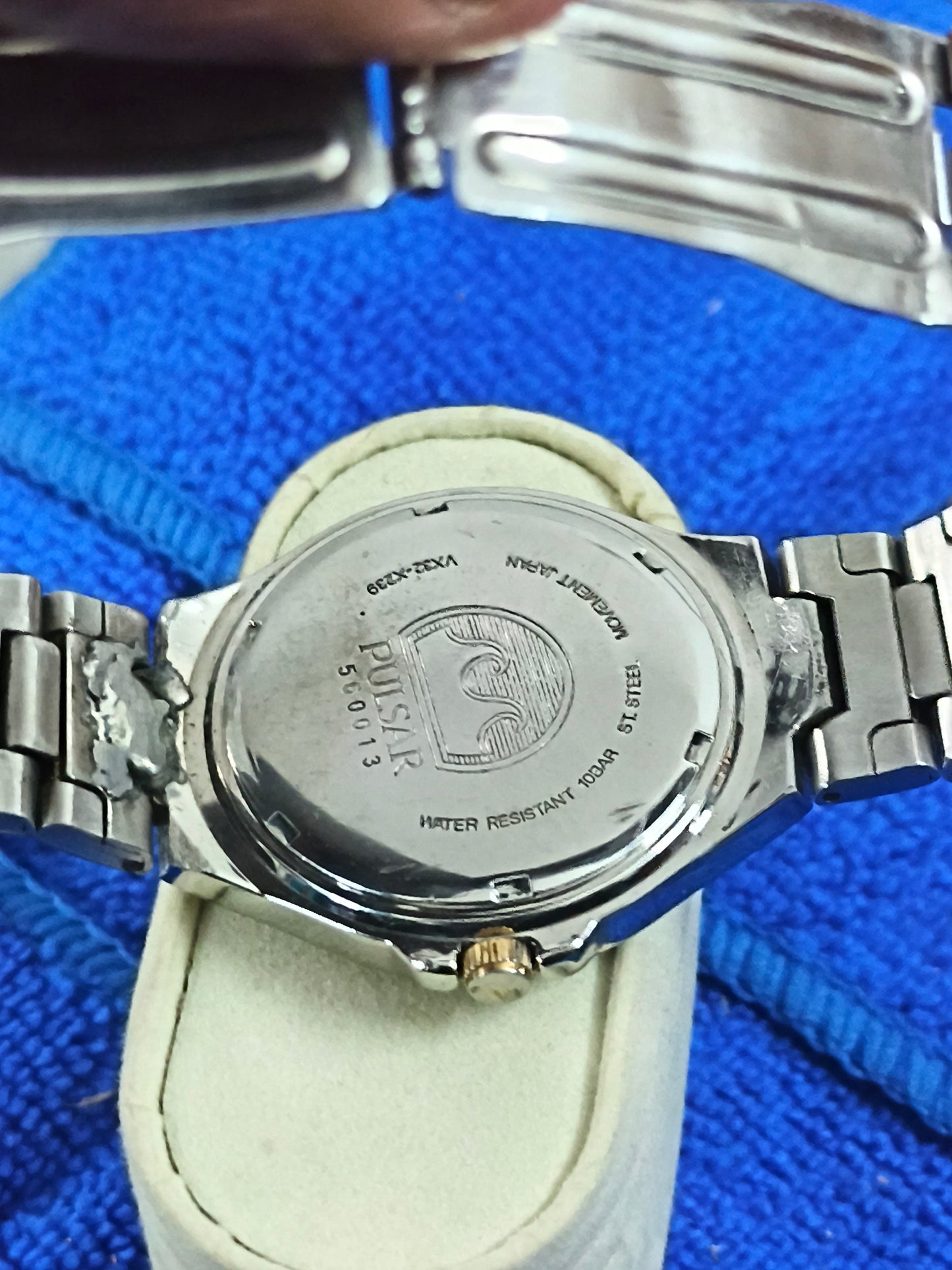 Pulsar Vintage Quartz Watch with a Blue Sunburst Dial