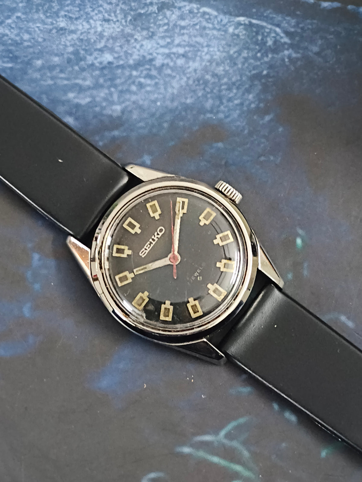 Seiko Vintage "Baby King Seiko" Hand-winding Watch with a Black Dial