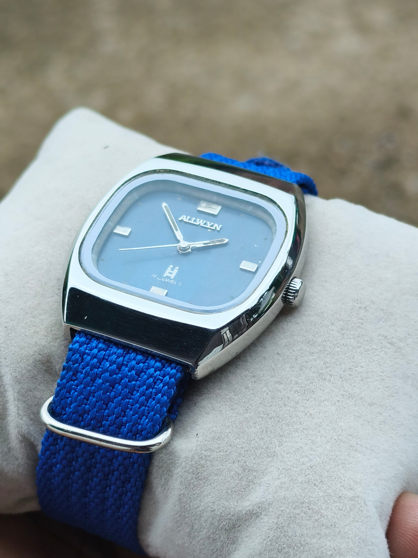 Allwyn vintage mechanical hand wound watch