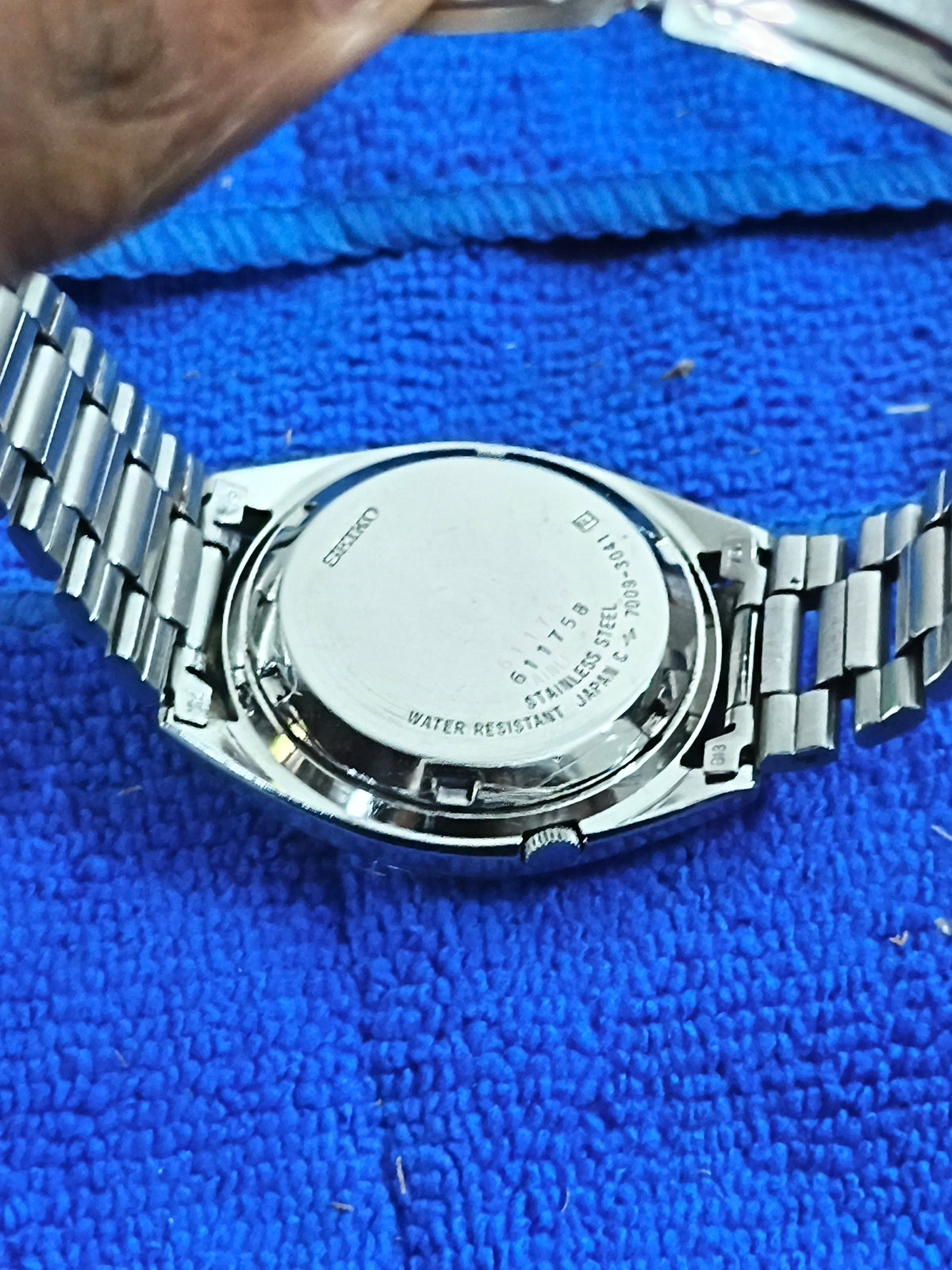 Seiko 5 Automatic Day Date Bullseye 37mm Watch, Rare Model, Mint Condition