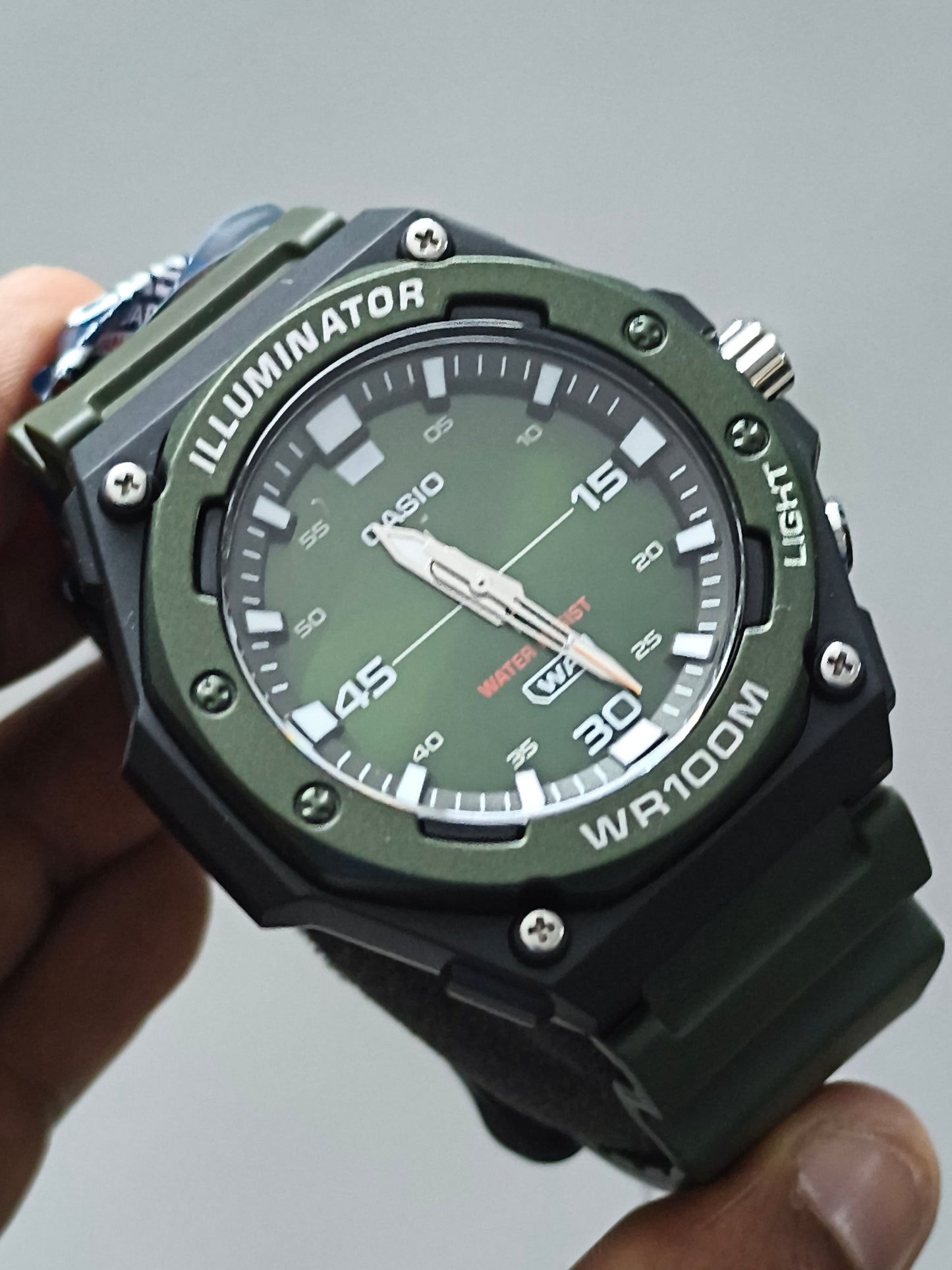 Casio Illuminator MW-620H-3AV (with green dial)