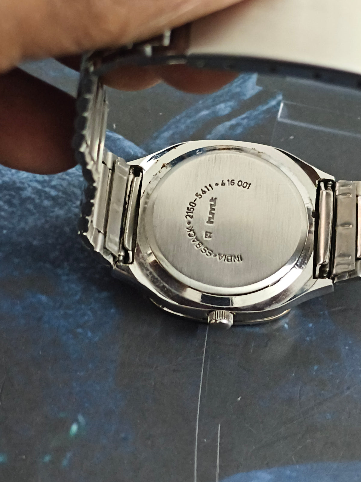 HMT HQ Quartz Neo-Vintage Watch with a White Graph Dial