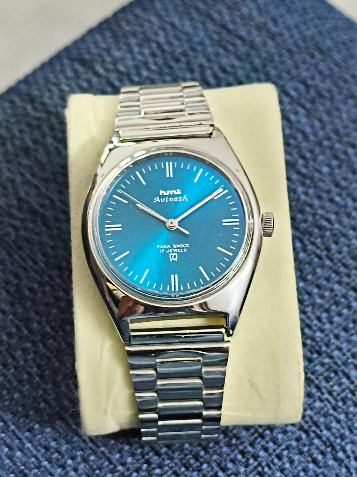 HMT Avinash Hand-wound Neo-Vintage Watch with a Peacock Blue Dial, Mint/NOS Condition