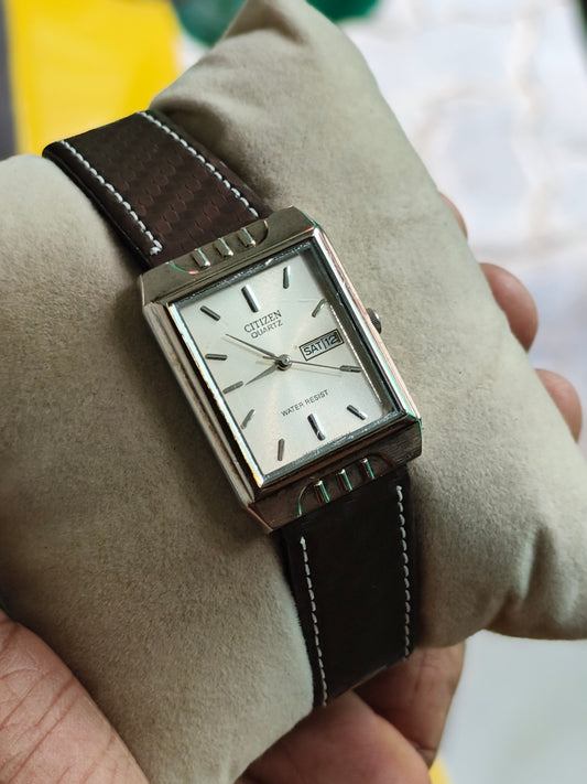 Neo vintage citizen tank watch with a day/date window at 3'0 clock