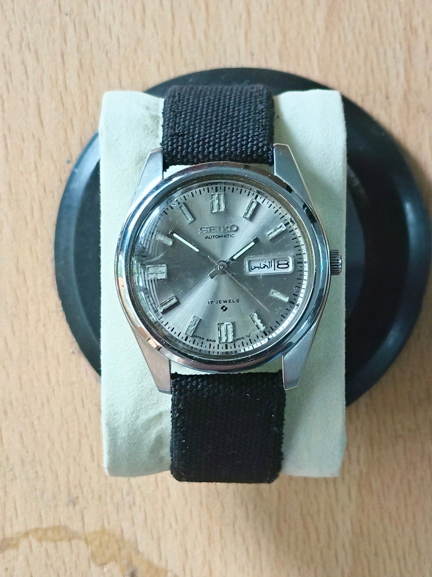 Seiko Automatic Watch with Silver-toned Dial