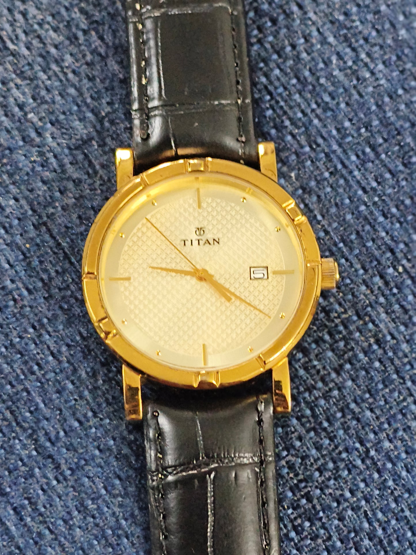Titan Quartz Date 40mm Watch with a Gold-toned Case, Pre-owned