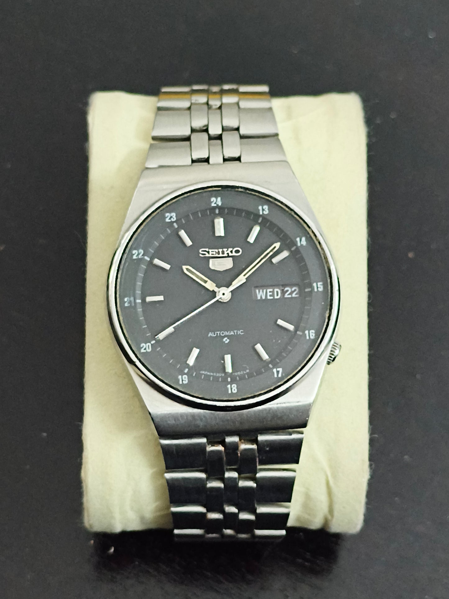 Seiko 5 Automatic Watch with 24-H Black Dial