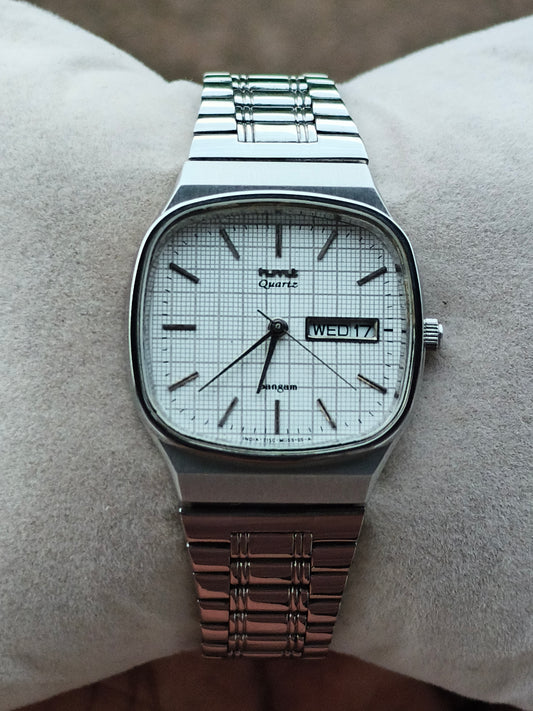 HMT Sangam white graph dial quartz