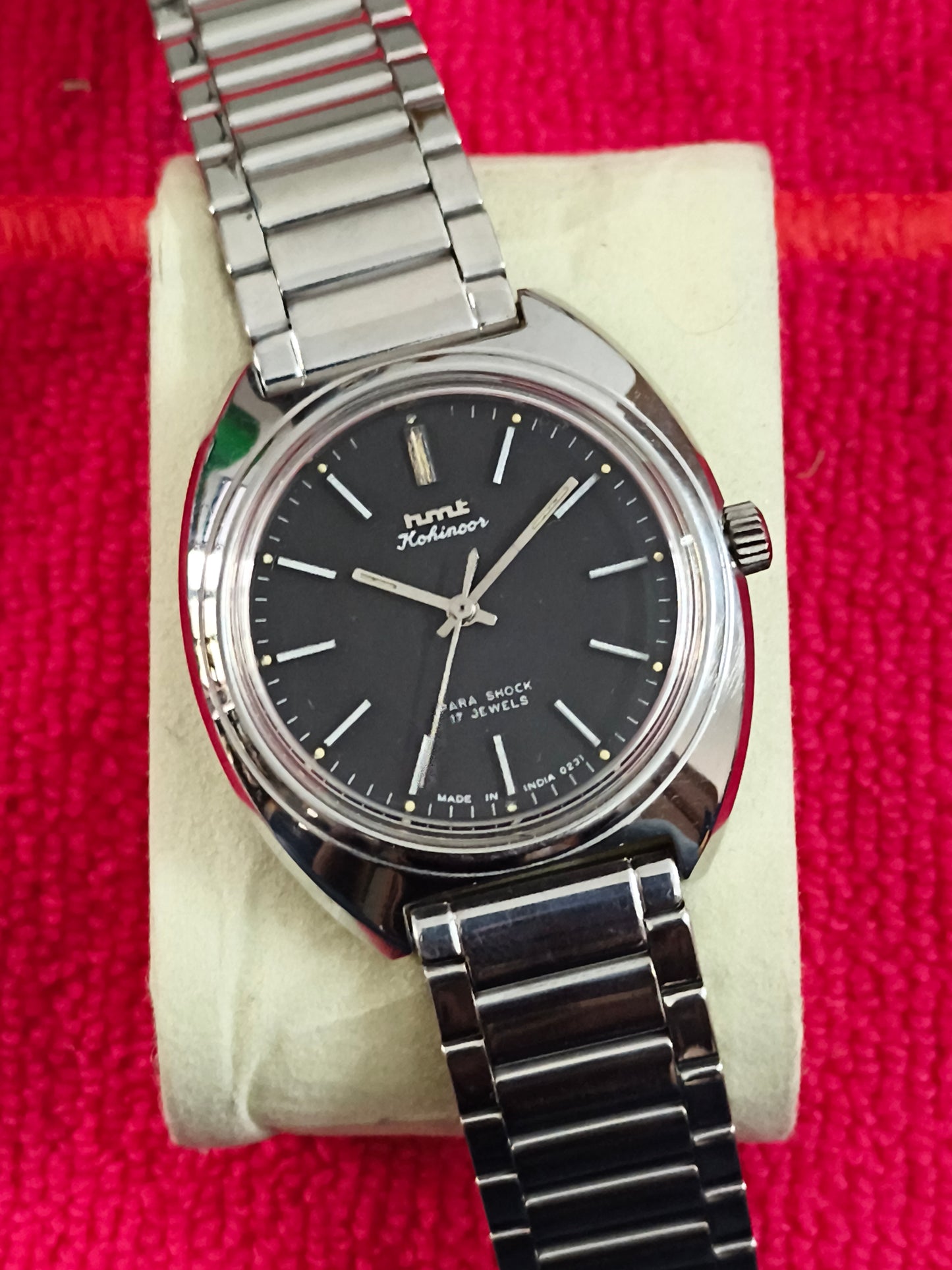 HMT Kohinoor Hand-wound Neo-vintage Watch with a Black Dial