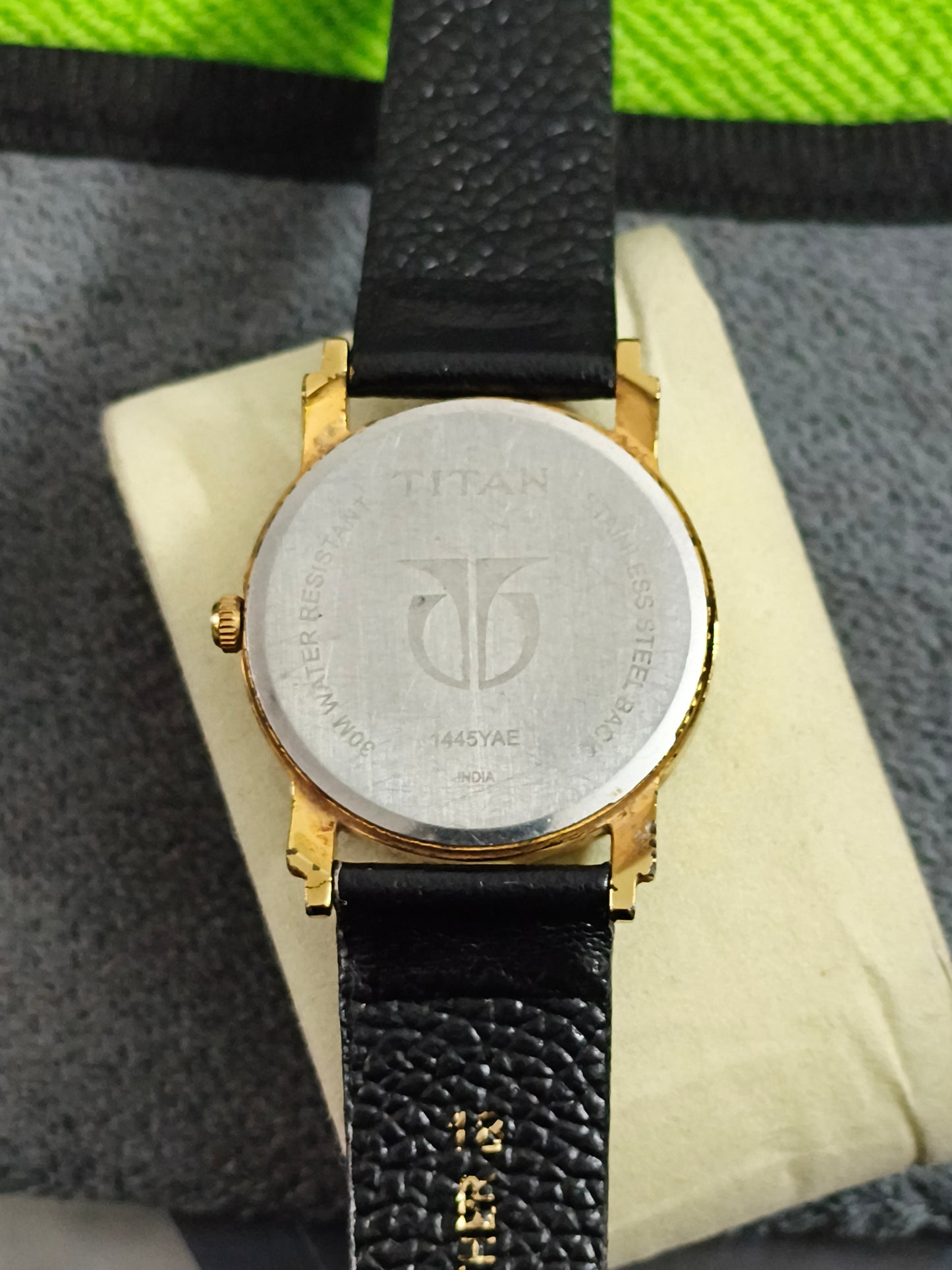 Titan Quartz Day Date 33mm Watch with a Gold-toned Case, Pre-owned