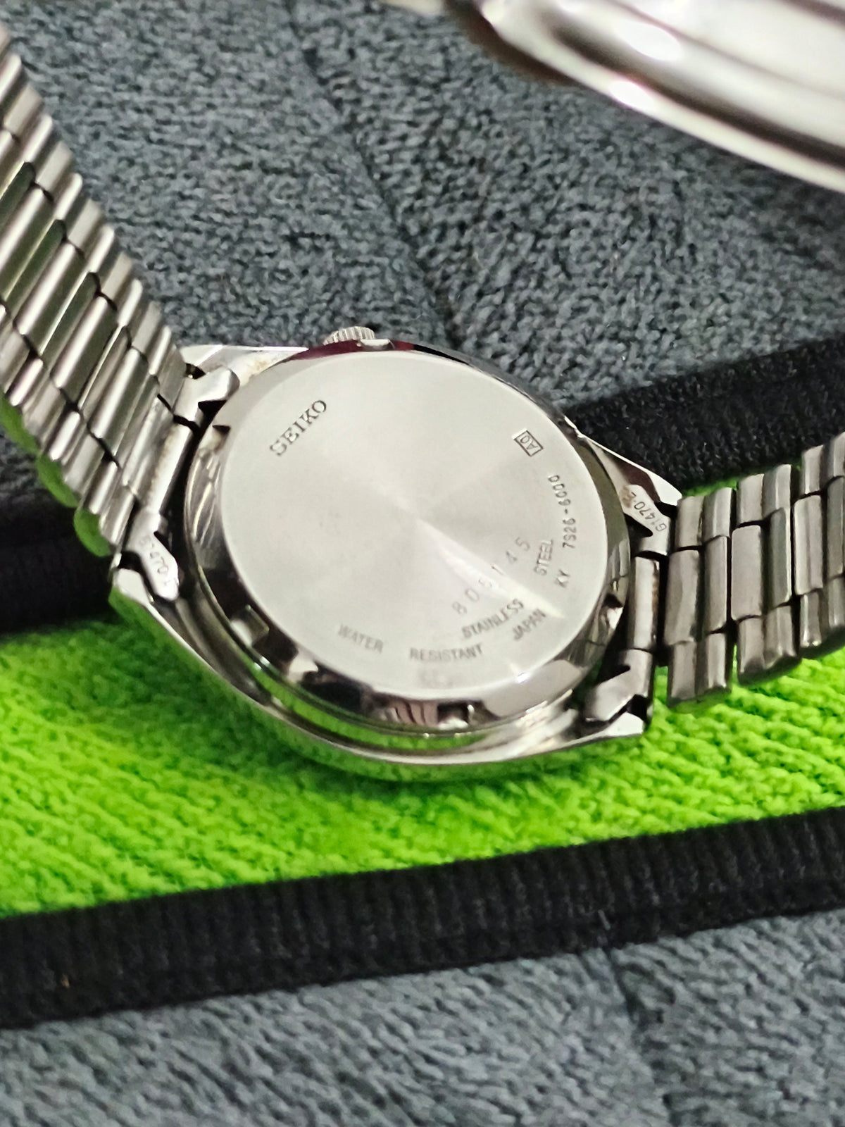 Seiko 5 Vintage Automatic Day Date Watch with a Black Dial with Lumed Hands and Indices