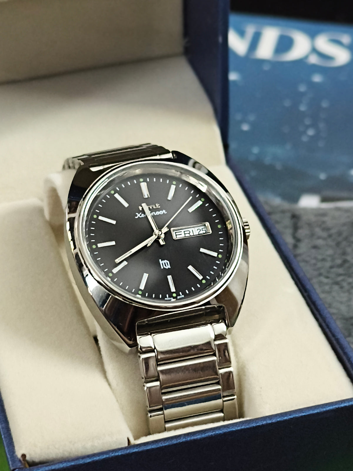 HMT Kohinoor Quartz Watch with a Black Dial