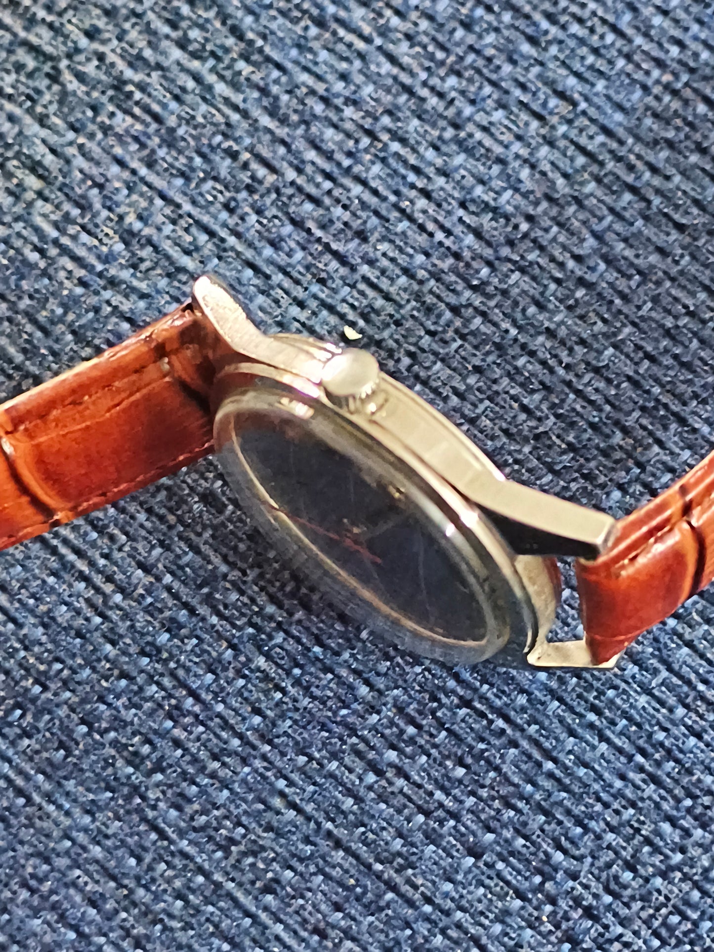 HMT Nishat  Mechanical Hand-wound Watch with a Black Notebook Pattern Dial