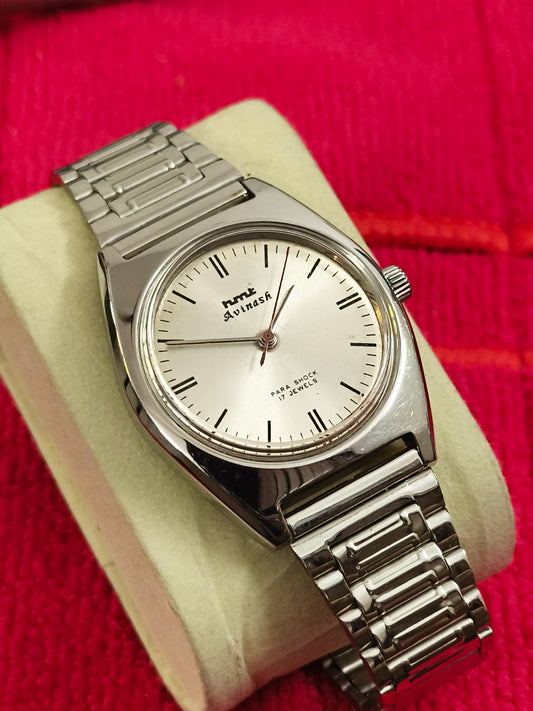 HMT Avinash Hand-wound Neo-Vintage Watch with a Silver-toned Sun-burst Dial