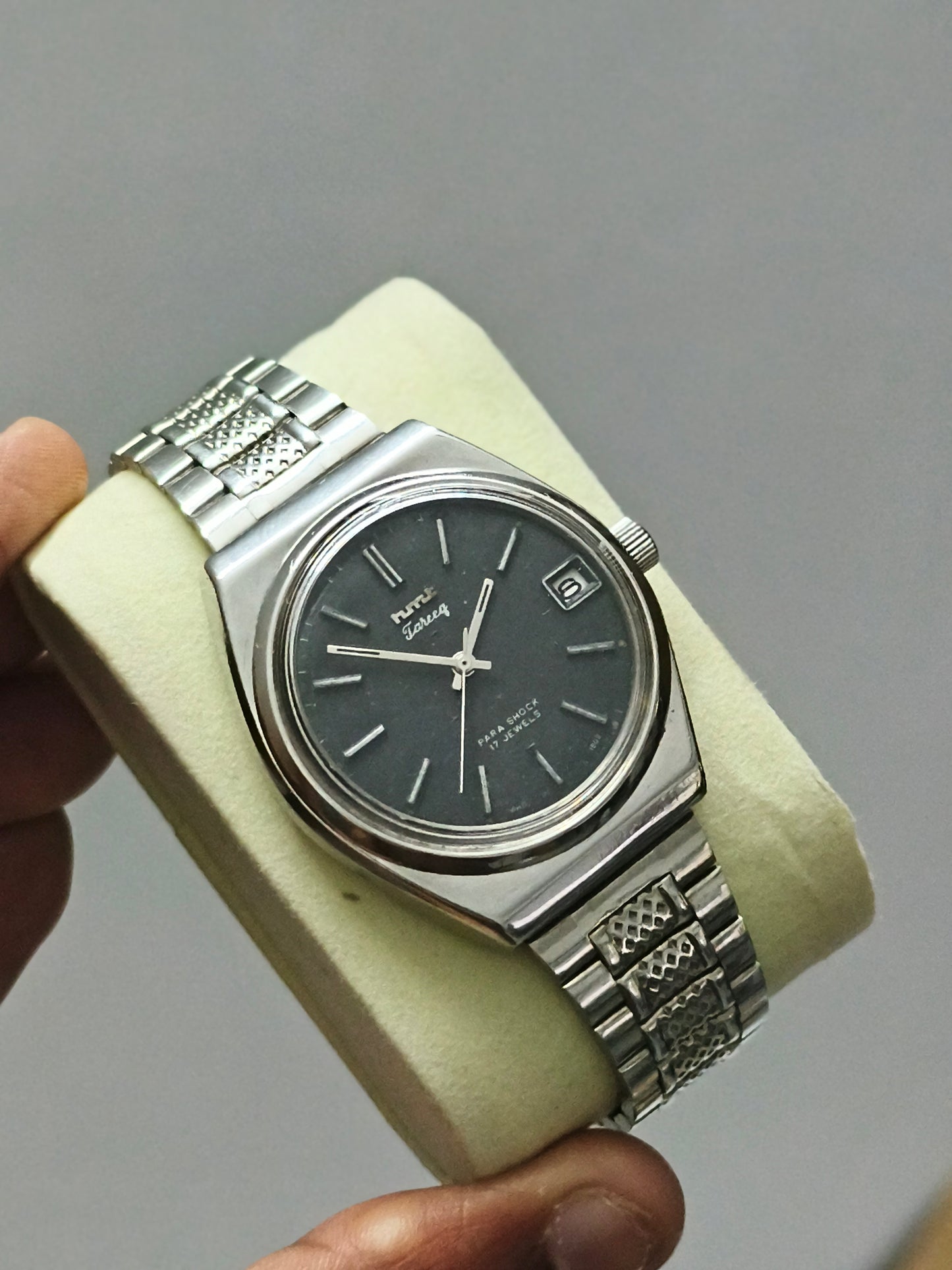 HMT Tareeq Hand-wound Watch with a Black Dial