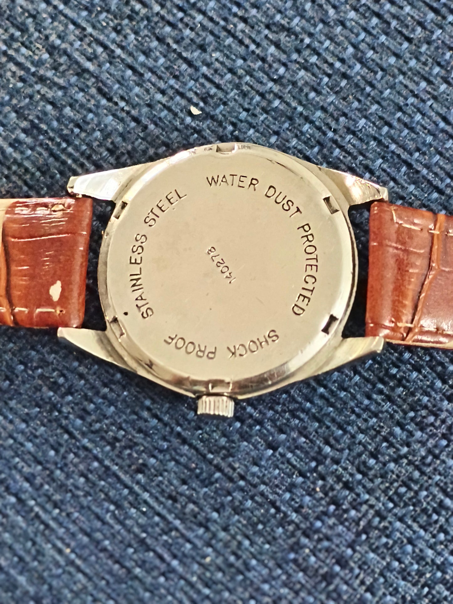 HMT Nishat  Mechanical Hand-wound Watch with a Black Notebook Pattern Dial