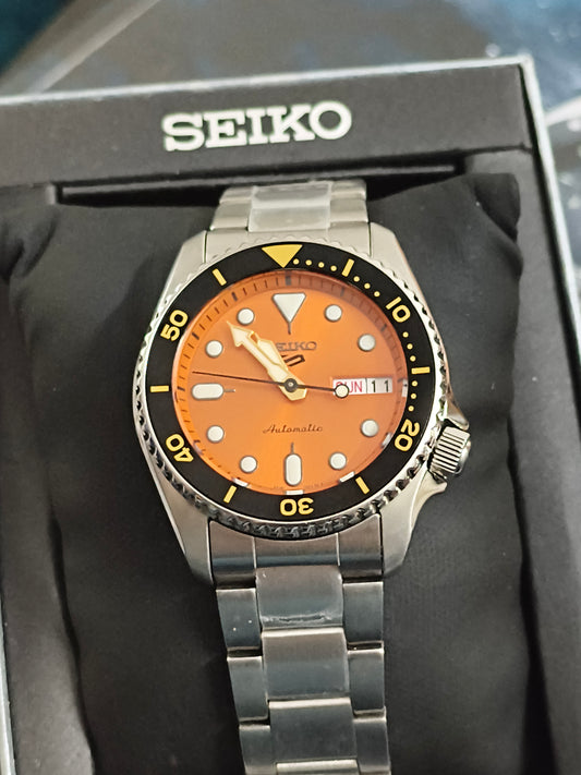 Seiko 5 Sports SKX Midi Orange, Reference SRPK35K1, Brand New
